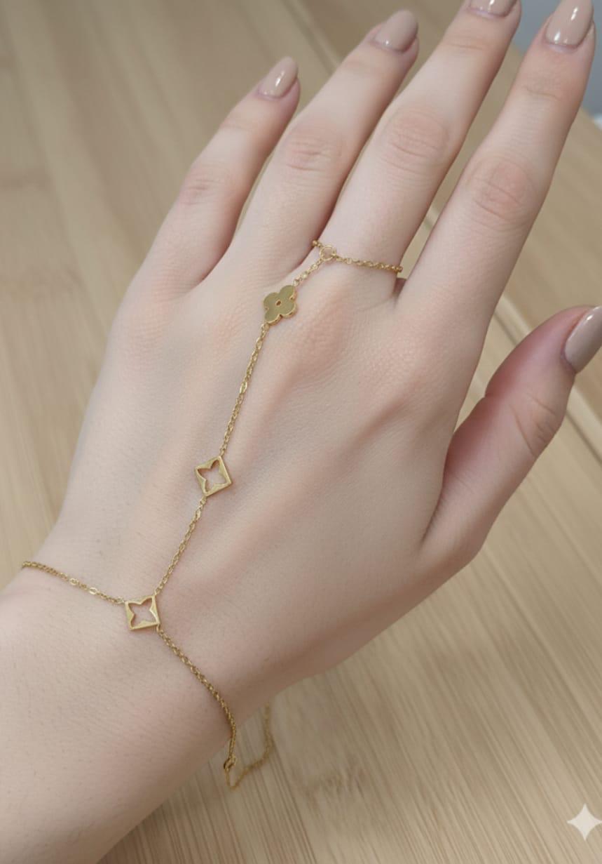 Golden Charm Hand Chain Bracelet – Elegant Ring-to-Bracelet Jewelry for Women