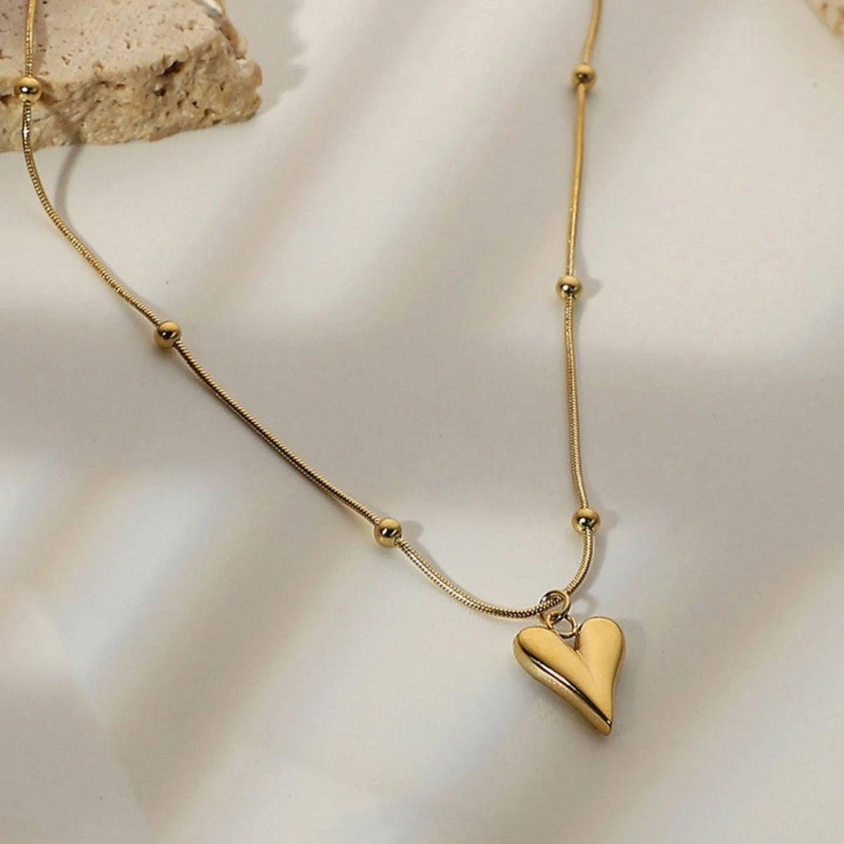 Elegant Heart Pendant Necklace – Minimalist Gold-Tone Love Necklace for Women