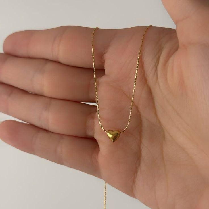 Luna Heart Pendant Necklace – Minimalist Gold Heart Chain for Everyday Elegance